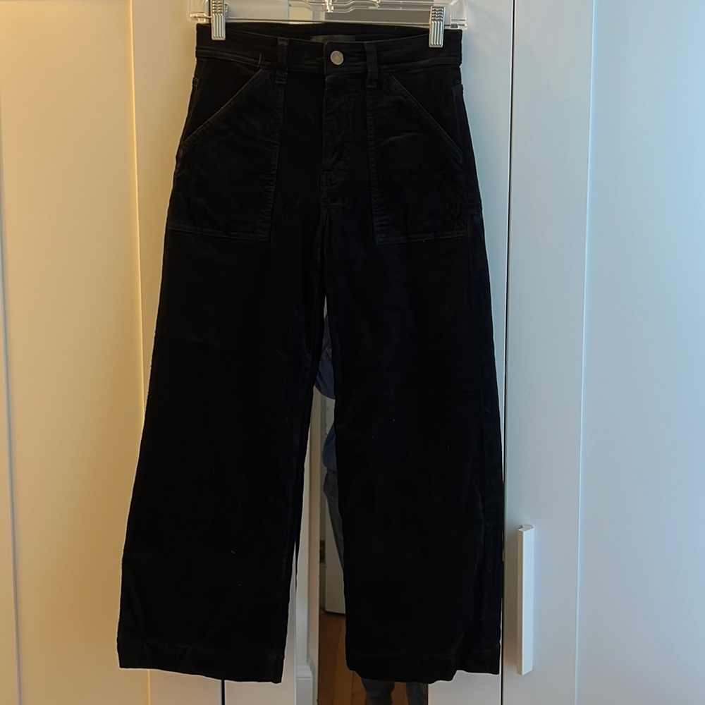 7 For All Mankind Wide Leg Crop Corduroy Pant. Size 26